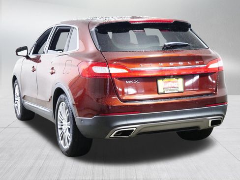 Used 2016 Lincoln MKX Reserve w/ Technology Package FWD image 5