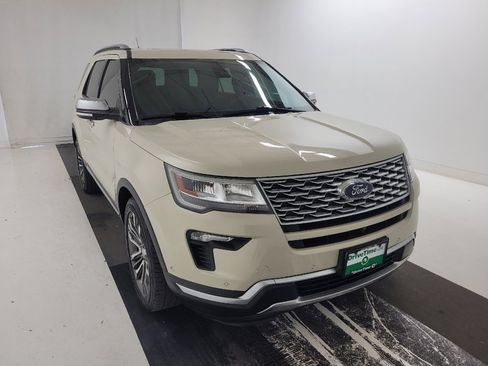 Used 2018 Ford Explorer Platinum image 14
