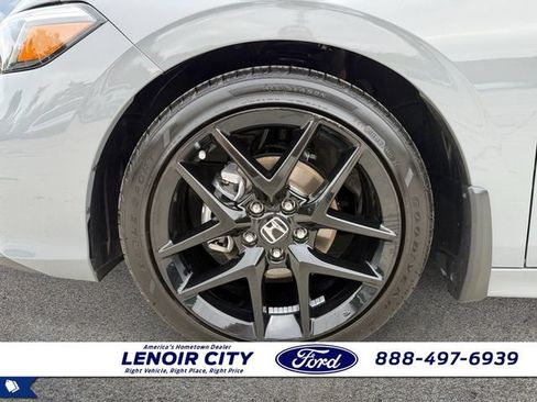 Used 2025 Honda Civic Sport image 9