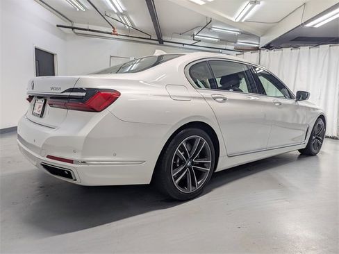 Used 2020 BMW 750i xDrive 750i xDrive w/ Executive Package image 3