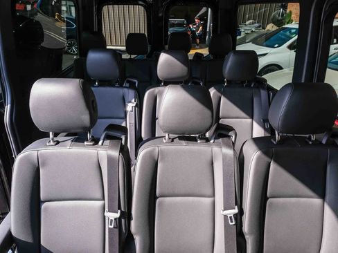 Used 2024 Mercedes-Benz Sprinter 2500 image 23