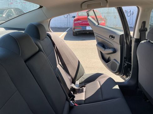 Used 2025 Nissan Altima 2.5 SV image 38