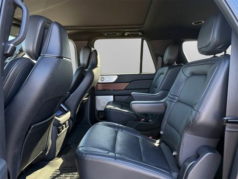 Used 2024 Lincoln Navigator L Reserve image 14