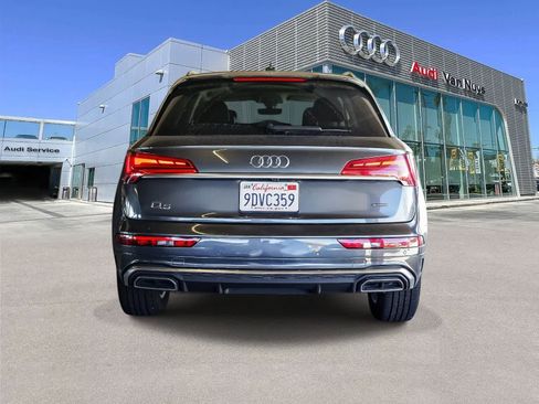 Used 2023 Audi Q5 2.0T Premium w/ Convenience Package image 3