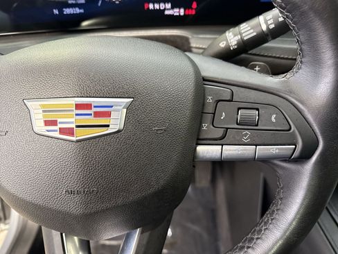 Used 2025 Cadillac XT4 Premium Luxury image 13