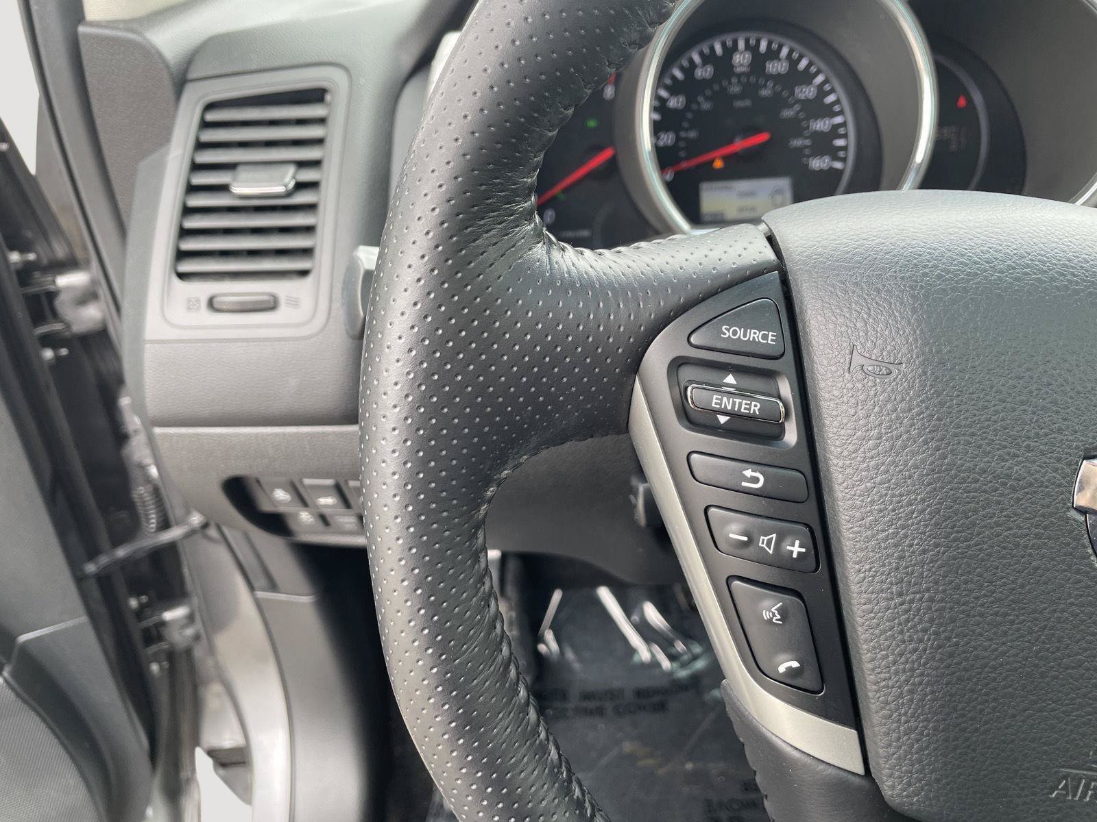 Used 2013 Nissan Murano LE w/ Platinum Pkg AWD/4WD image 18