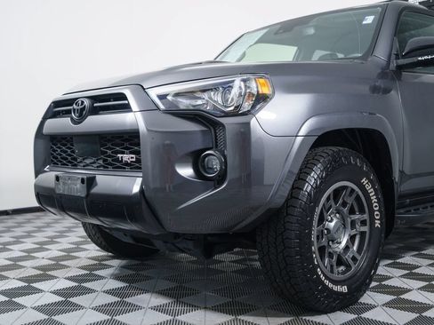 Used 2020 Toyota 4Runner Venture w/ Moonroof Package AWD/4WD image 11