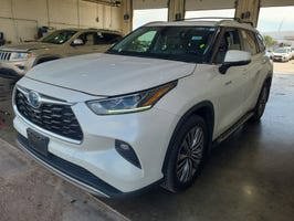 Used 2021 Toyota Highlander Platinum FWD image 1