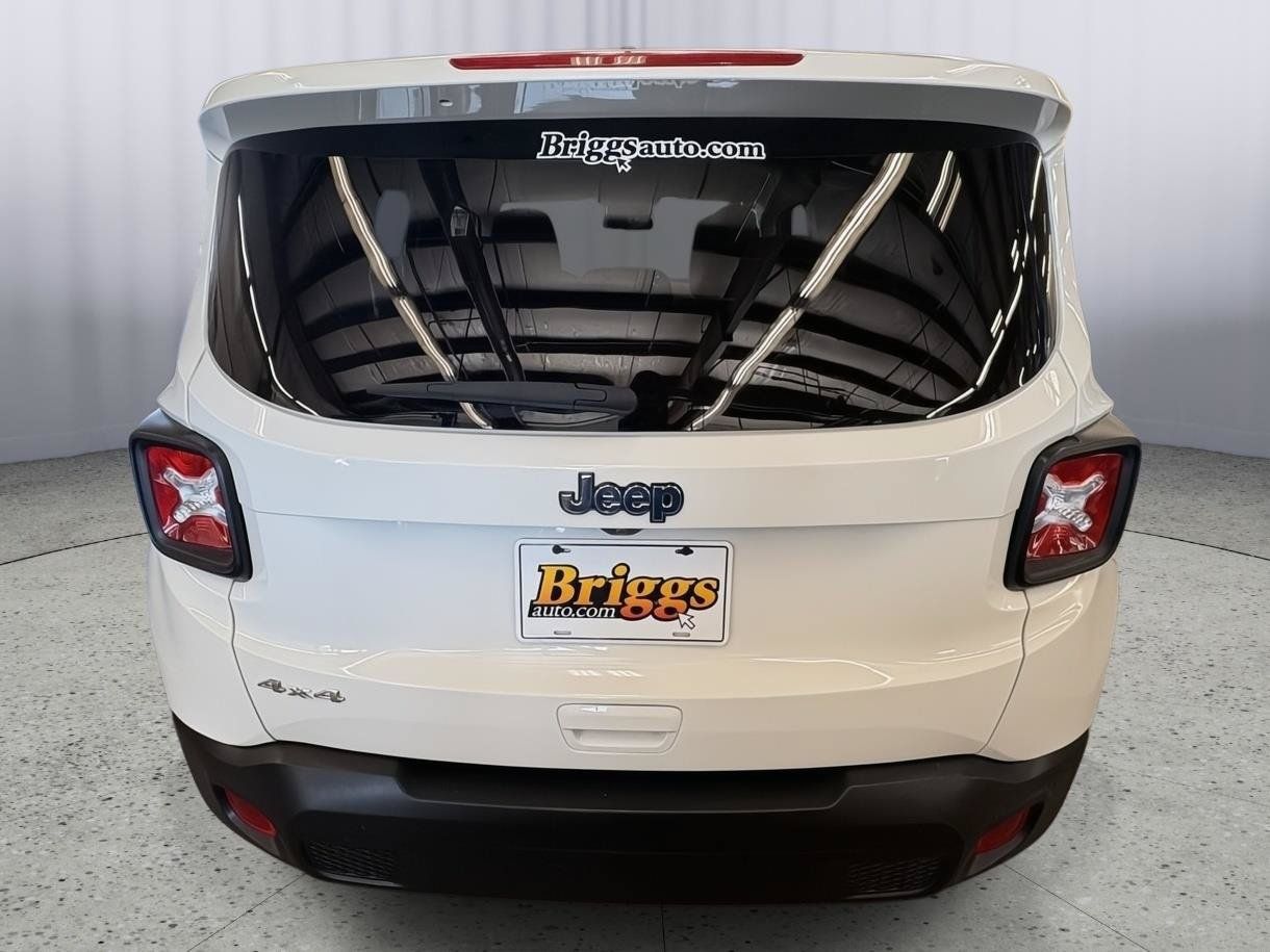 Used 2023 Jeep Renegade Latitude AWD/4WD image 4