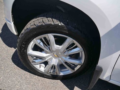 Used 2024 Chevrolet Silverado 1500 High Country w/ High Country Premium Package image 14