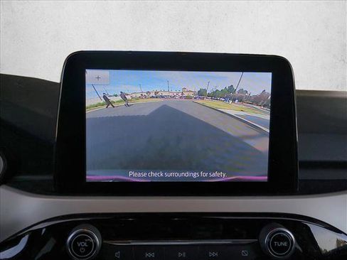 Used 2020 Ford Escape SE image 12