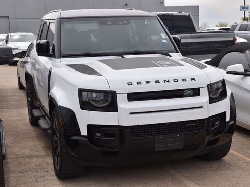 Used 2023 Land Rover Defender 110 X-Dynamic SE image 4