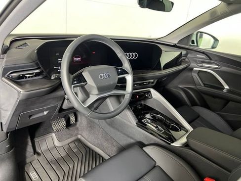 Used 2025 Audi Q5 Premium Plus w/ Premium Plus AWD/4WD image 23