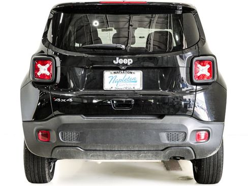 Used 2023 Jeep Renegade Latitude AWD/4WD image 7