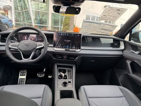 New 2026 Volkswagen Tiguan SE R-Line image 37