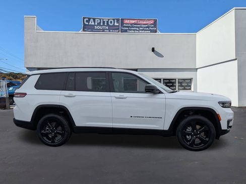 New 2025 Jeep Grand Cherokee L Limited w/ Black Appearance Package AWD/4WD image 2