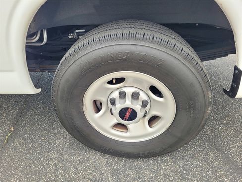 Used 2023 GMC Savana 3500 LS image 25