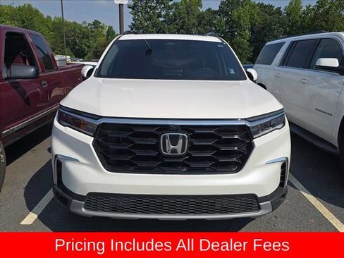 Used 2025 Honda Pilot Elite image 2