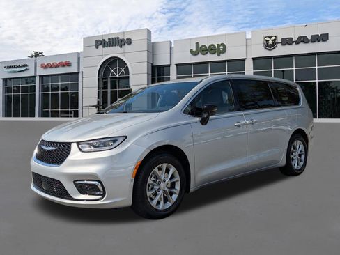 New 2026 Chrysler Pacifica Limited image 7