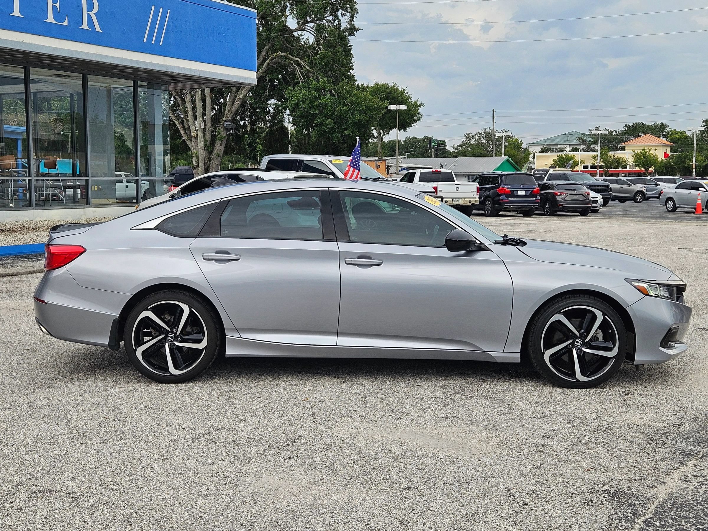 Used 2022 Honda Accord Sport image 9