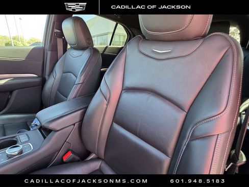 Certified 2024 Cadillac XT4 Premium Luxury image 19