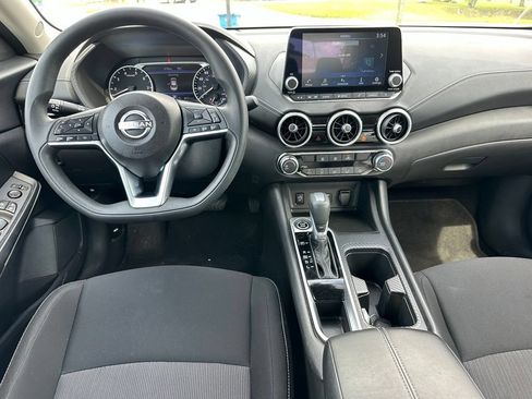 Used 2025 Nissan Sentra SV FWD image 4