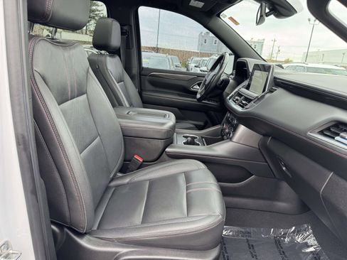 Used 2022 Chevrolet Suburban RST w/ Luxury Package AWD/4WD image 31