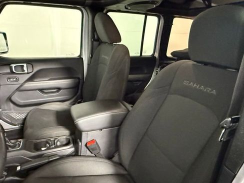 Used 2019 Jeep Wrangler Unlimited Sahara image 41