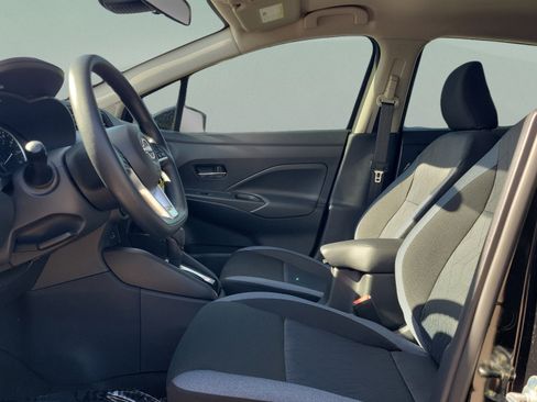Used 2025 Nissan Versa SV w/ Trunk Package FWD image 21