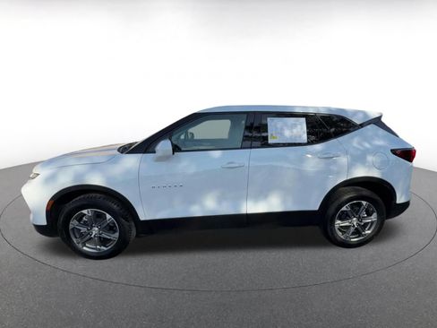Used 2025 Chevrolet Blazer LT FWD image 8