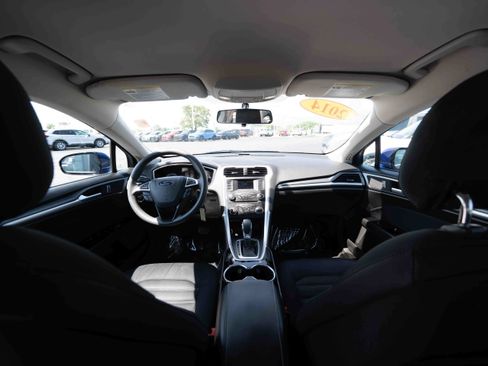 Used 2014 Ford Fusion SE FWD image 19