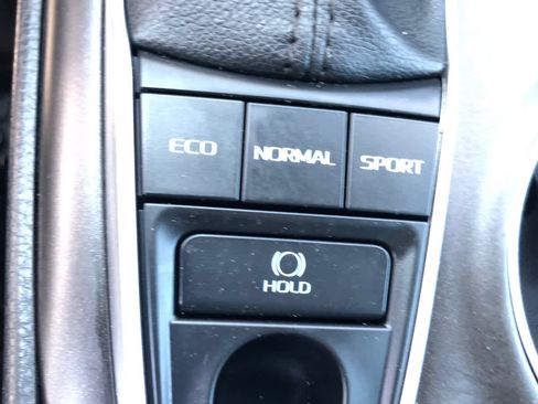 Used 2022 Toyota Camry LE AWD/4WD image 19