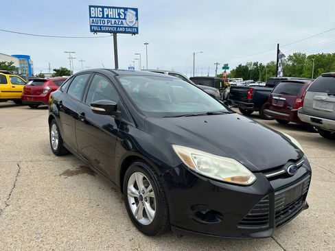 Used 2013 Ford Focus SE w/ SE Winter Pkg FWD image 1