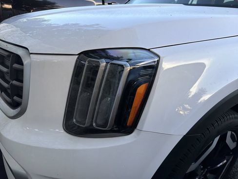 Certified 2024 Kia Telluride S w/ S Sunroof Package AWD/4WD image 4