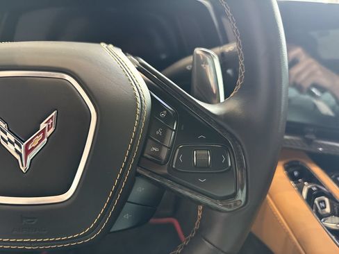 Used 2022 Chevrolet Corvette Stingray Premium Conv w/ Z51 Performance Package RWD image 22