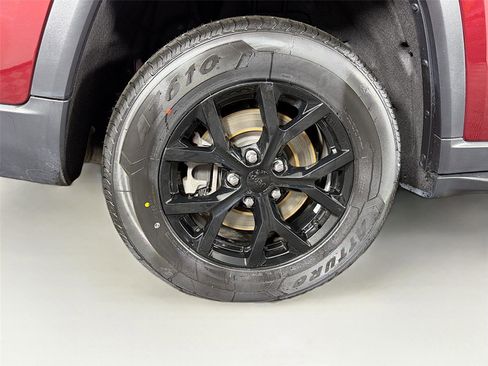 Used 2024 Jeep Grand Cherokee L Altitude AWD/4WD image 34