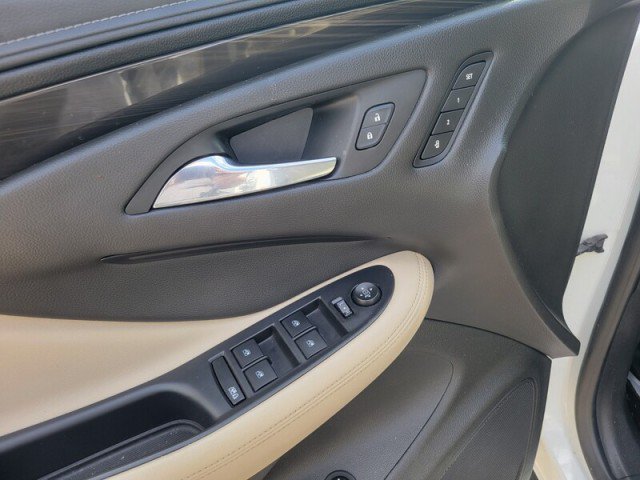 Used 2020 Buick Envision Essence FWD image 13