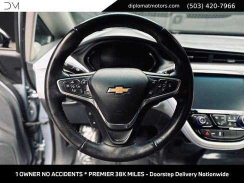 Used 2017 Chevrolet Bolt Premier w/ Driver Confidence II Package FWD image 27