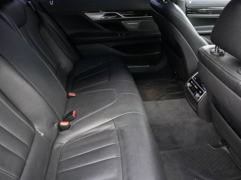 Used 2019 BMW 740i 740i w/ M Sport Package image 37