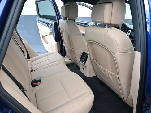 New 2026 Porsche Macan AWD/4WD image 23