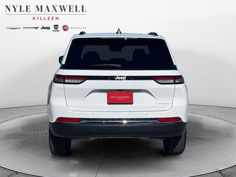 New 2025 Jeep Grand Cherokee Laredo image 15