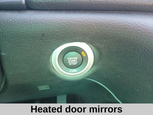 Used 2025 Chrysler Pacifica Limited image 11