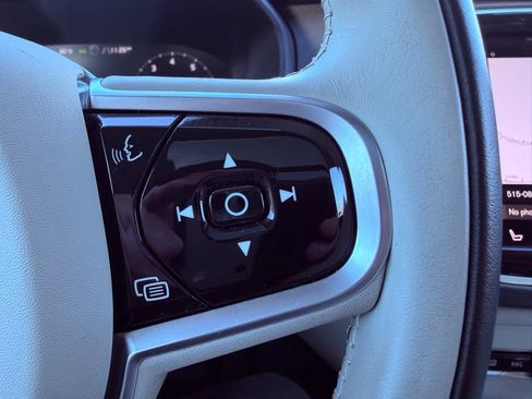 Used 2022 Volvo XC90 T5 Momentum w/ Climate Package image 23