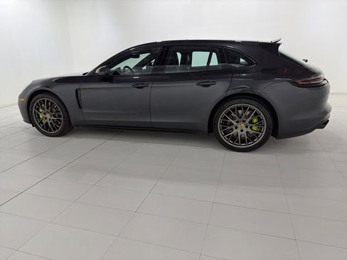 Used 2018 Porsche Panamera 4 image 2
