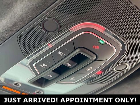 Used 2022 Lamborghini Urus AWD/4WD image 27