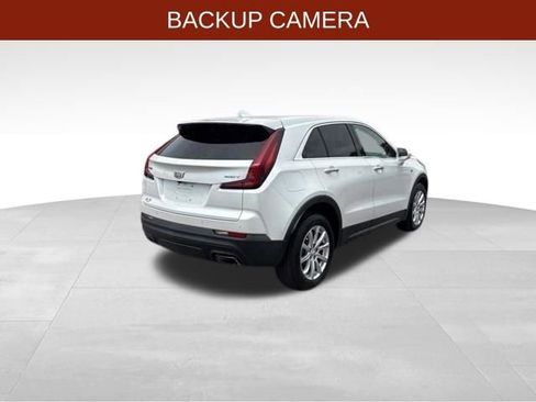 Used 2019 Cadillac XT4 Luxury w/ Cold Weather Package FWD image 7