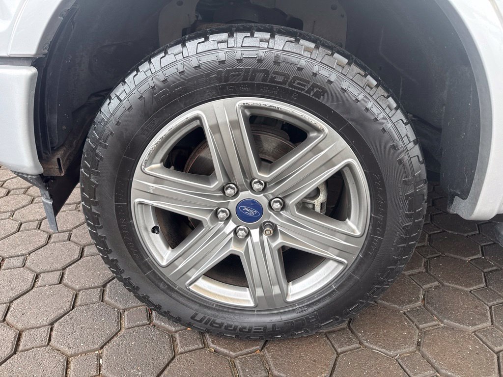 Used 2018 Ford F150 XLT w/ Equipment Group 302A Luxury AWD/4WD image 10
