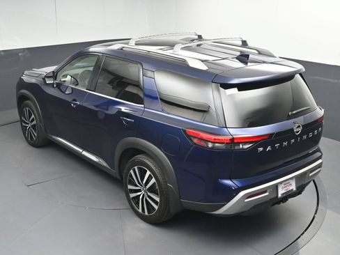 Certified 2025 Nissan Pathfinder Platinum FWD image 39
