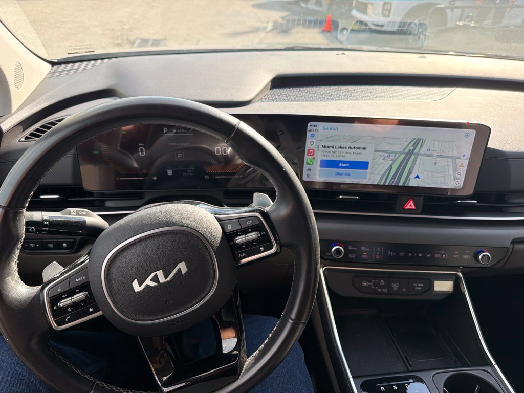 Used 2025 Kia Carnival EX FWD image 5