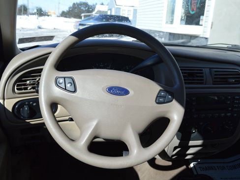 Used 2003 Ford Taurus SE image 32